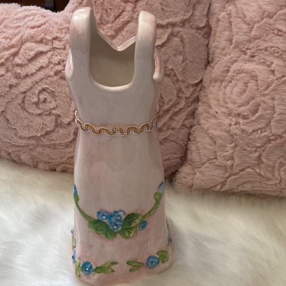 Ceramic Victorian dress decor. - Picture 3 of 5